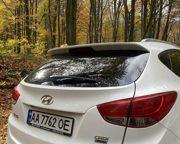 Хендай их35 2013 в Львове на Automoto.ua Белый Хендай их35, объемом двигателя 2 л и пробегом 297 тыс. км за 10800 $, фото 14 на Automoto.ua
