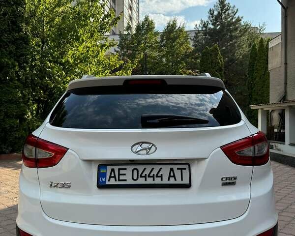 Белый Хендай их35, объемом двигателя 2 л и пробегом 108 тыс. км за 14299 $, фото 5 на Automoto.ua