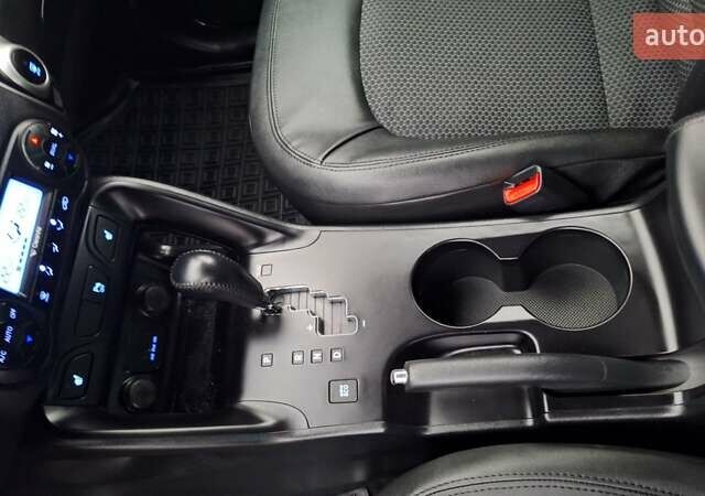 Білий Хендай іх35, об'ємом двигуна 2 л та пробігом 208 тис. км за 13999 $, фото 30 на Automoto.ua