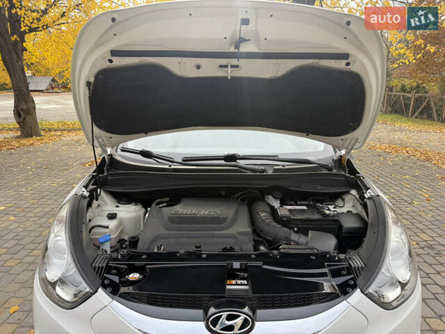Білий Хендай іх35, об'ємом двигуна 2 л та пробігом 180 тис. км за 16300 $, фото 39 на Automoto.ua