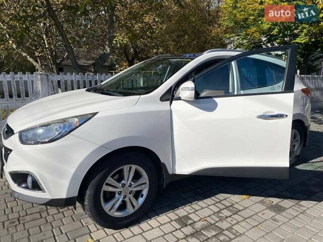 Білий Хендай іх35, об'ємом двигуна 2 л та пробігом 176 тис. км за 14700 $, фото 1 на Automoto.ua