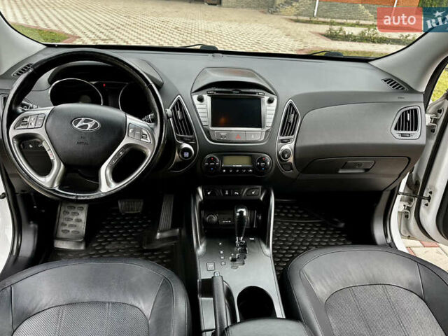 Білий Хендай іх35, об'ємом двигуна 2 л та пробігом 144 тис. км за 16000 $, фото 15 на Automoto.ua