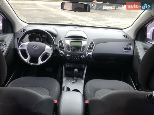 Белый Хендай их35, объемом двигателя 2 л и пробегом 120 тыс. км за 13500 $, фото 11 на Automoto.ua
