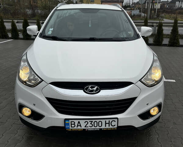 Білий Хендай іх35, об'ємом двигуна 1.69 л та пробігом 220 тис. км за 13300 $, фото 1 на Automoto.ua