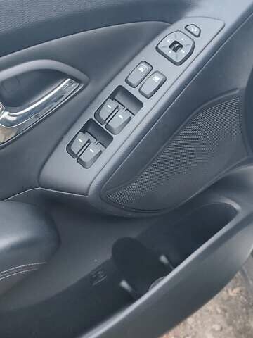 Білий Хендай іх35, об'ємом двигуна 2 л та пробігом 138 тис. км за 13500 $, фото 11 на Automoto.ua