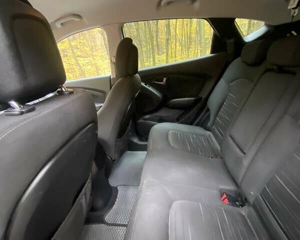 Хендай их35 2013 в Львове на Automoto.ua Белый Хендай их35, объемом двигателя 2 л и пробегом 297 тыс. км за 10800 $, фото 24 на Automoto.ua