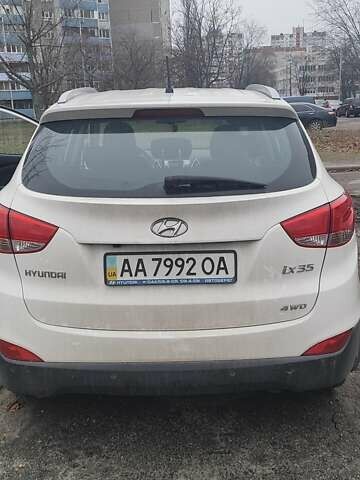 Білий Хендай іх35, об'ємом двигуна 2 л та пробігом 138 тис. км за 13500 $, фото 3 на Automoto.ua