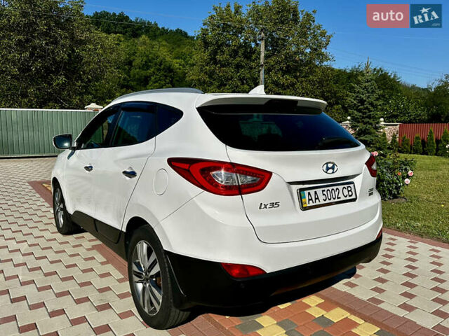 Білий Хендай іх35, об'ємом двигуна 2 л та пробігом 144 тис. км за 16000 $, фото 4 на Automoto.ua