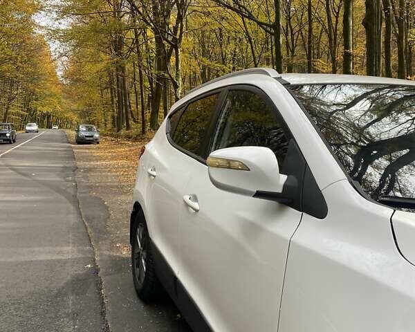 Хендай их35 2013 в Львове на Automoto.ua Белый Хендай их35, объемом двигателя 2 л и пробегом 297 тыс. км за 10800 $, фото 13 на Automoto.ua
