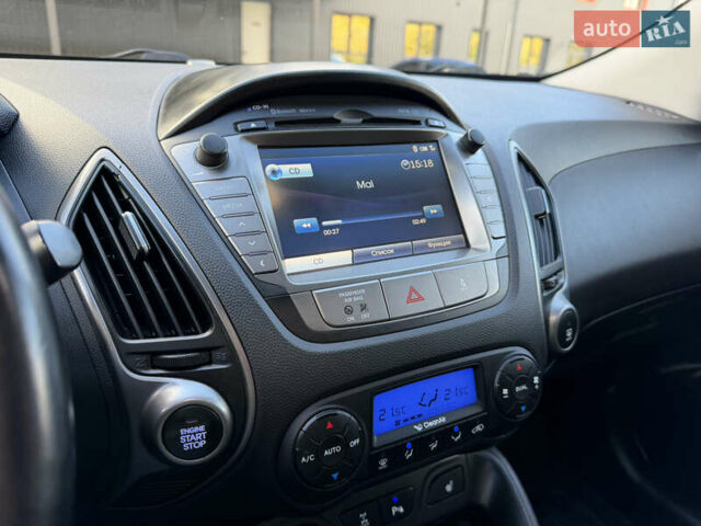 Белый Хендай их35, объемом двигателя 2 л и пробегом 182 тыс. км за 16699 $, фото 25 на Automoto.ua