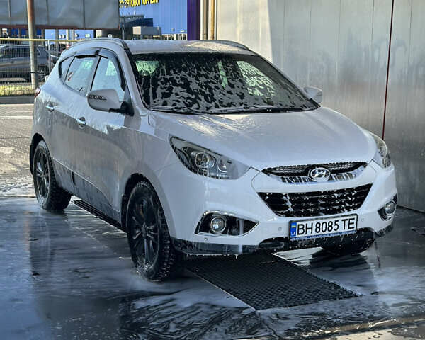 Білий Хендай іх35, об'ємом двигуна 2 л та пробігом 159 тис. км за 16500 $, фото 15 на Automoto.ua