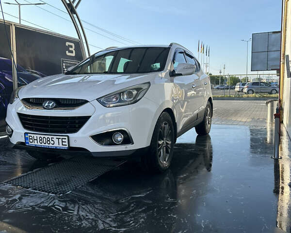 Білий Хендай іх35, об'ємом двигуна 2 л та пробігом 159 тис. км за 16500 $, фото 23 на Automoto.ua