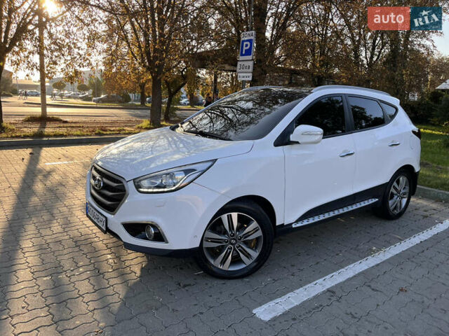 Белый Хендай их35, объемом двигателя 2 л и пробегом 123 тыс. км за 15800 $, фото 1 на Automoto.ua