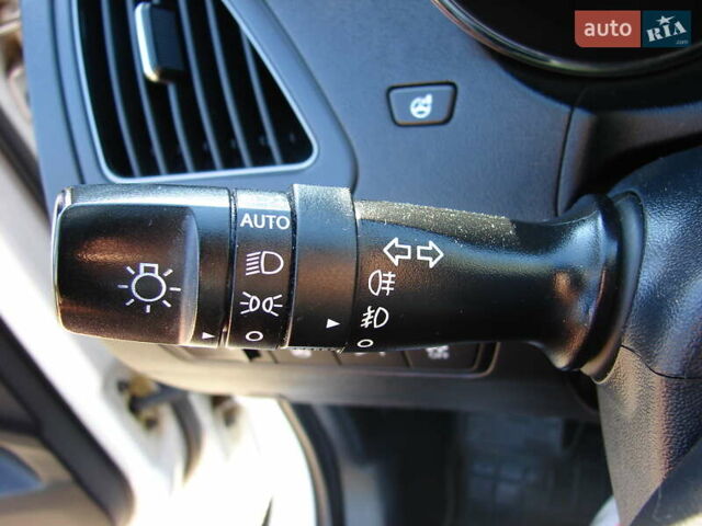 Белый Хендай их35, объемом двигателя 2 л и пробегом 128 тыс. км за 15500 $, фото 15 на Automoto.ua