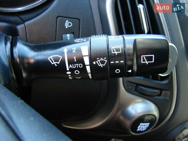 Белый Хендай их35, объемом двигателя 2 л и пробегом 128 тыс. км за 15500 $, фото 16 на Automoto.ua