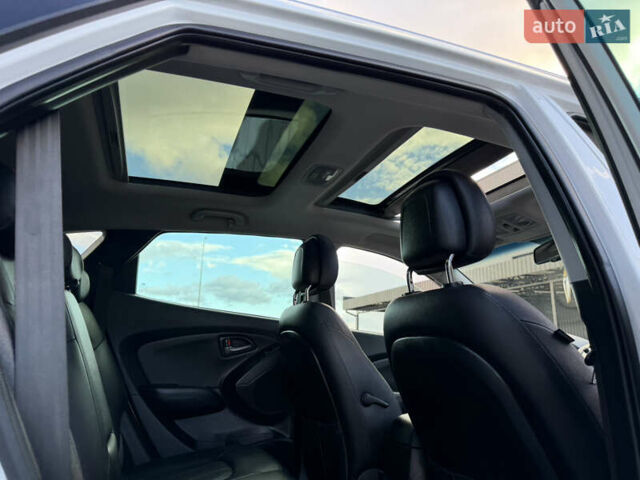 Белый Хендай их35, объемом двигателя 2 л и пробегом 182 тыс. км за 16699 $, фото 40 на Automoto.ua