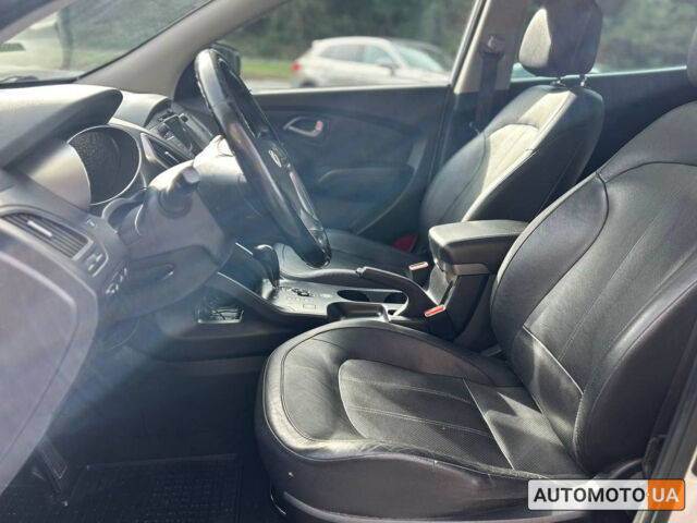 Белый Хендай их35, объемом двигателя 2 л и пробегом 229 тыс. км за 17000 $, фото 7 на Automoto.ua