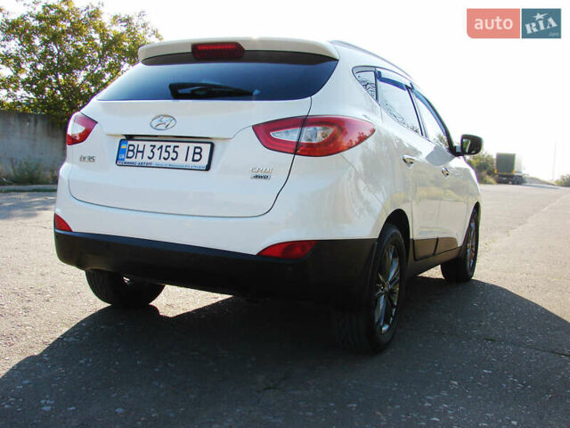 Белый Хендай их35, объемом двигателя 2 л и пробегом 128 тыс. км за 15500 $, фото 8 на Automoto.ua