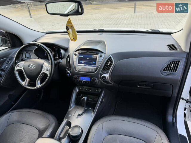 Белый Хендай их35, объемом двигателя 2 л и пробегом 182 тыс. км за 16699 $, фото 42 на Automoto.ua