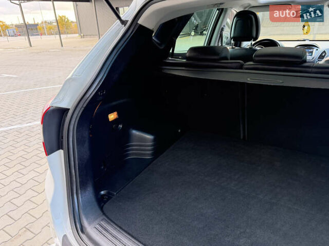 Белый Хендай их35, объемом двигателя 2 л и пробегом 182 тыс. км за 16699 $, фото 38 на Automoto.ua