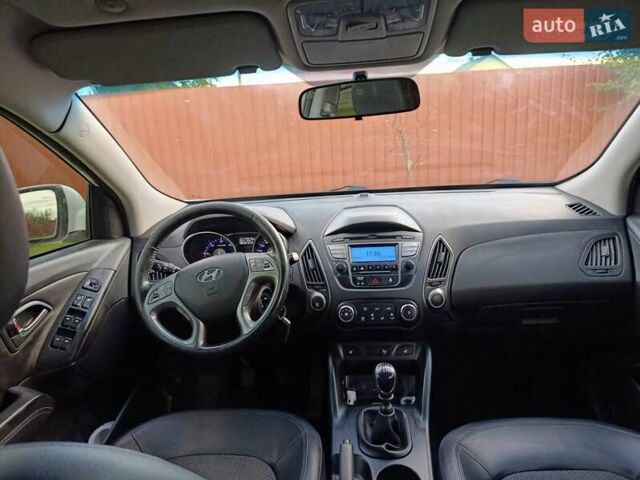 Білий Хендай іх35, об'ємом двигуна 1.69 л та пробігом 161 тис. км за 14200 $, фото 1 на Automoto.ua