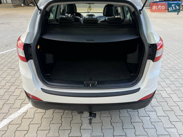 Белый Хендай их35, объемом двигателя 2 л и пробегом 182 тыс. км за 16699 $, фото 35 на Automoto.ua