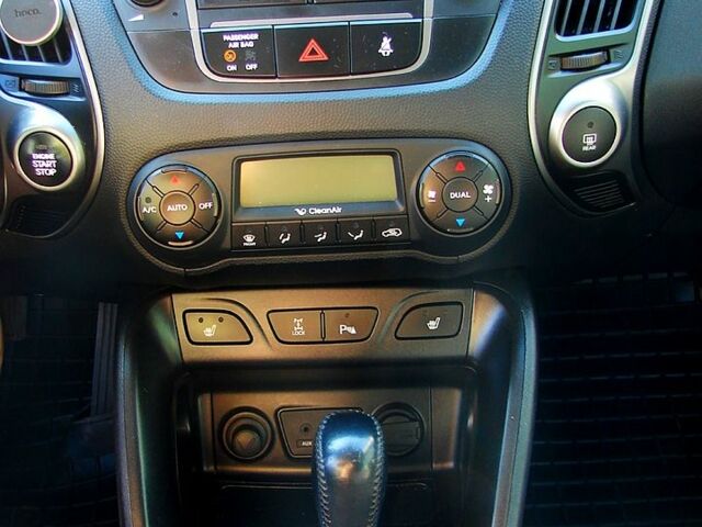 Білий Хендай іх35, об'ємом двигуна 2 л та пробігом 128 тис. км за 16000 $, фото 8 на Automoto.ua