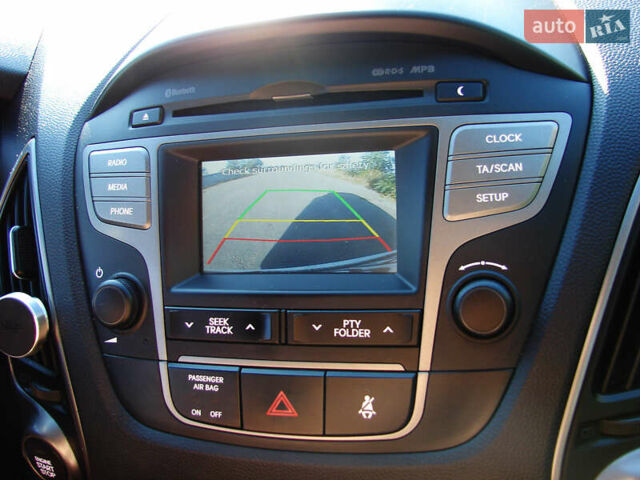 Белый Хендай их35, объемом двигателя 2 л и пробегом 128 тыс. км за 15500 $, фото 23 на Automoto.ua