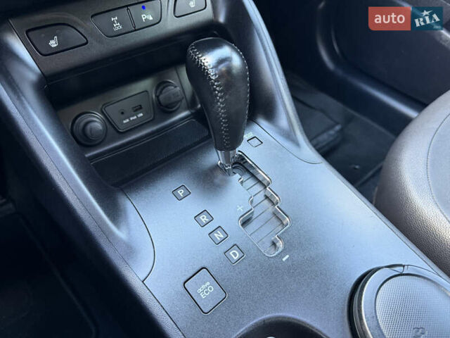 Белый Хендай их35, объемом двигателя 2 л и пробегом 182 тыс. км за 16699 $, фото 27 на Automoto.ua