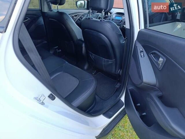 Білий Хендай іх35, об'ємом двигуна 1.69 л та пробігом 161 тис. км за 14200 $, фото 6 на Automoto.ua