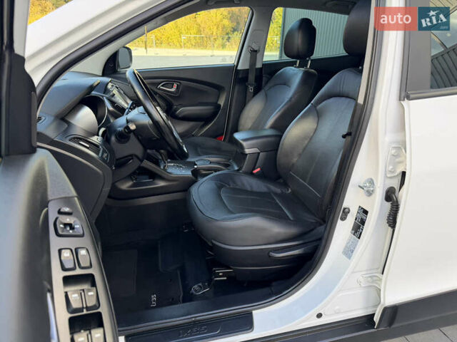 Белый Хендай их35, объемом двигателя 2 л и пробегом 182 тыс. км за 16699 $, фото 18 на Automoto.ua