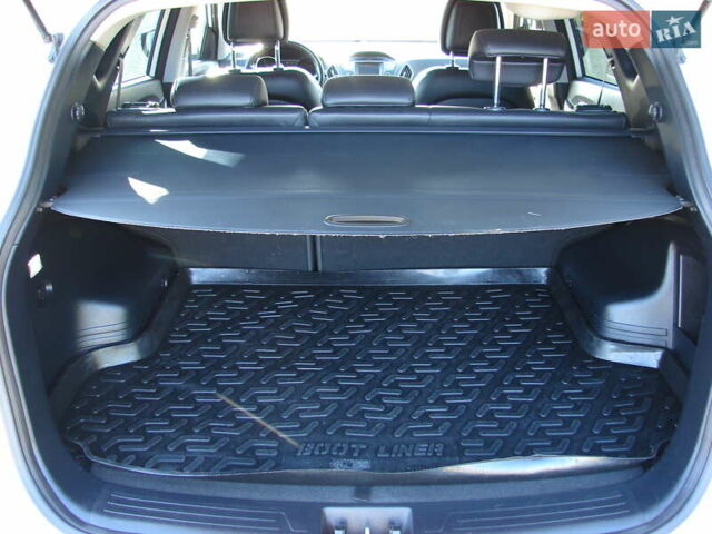 Белый Хендай их35, объемом двигателя 2 л и пробегом 128 тыс. км за 15500 $, фото 25 на Automoto.ua