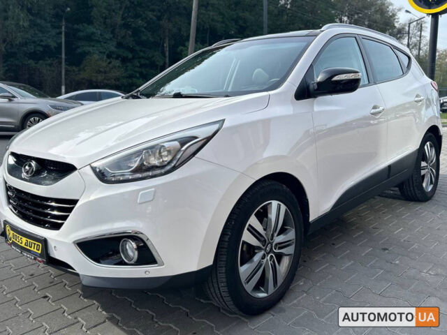 Белый Хендай их35, объемом двигателя 2 л и пробегом 229 тыс. км за 17000 $, фото 2 на Automoto.ua