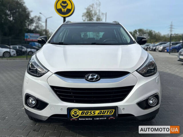 Белый Хендай их35, объемом двигателя 2 л и пробегом 229 тыс. км за 17000 $, фото 1 на Automoto.ua