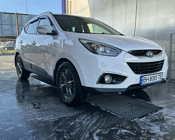 Білий Хендай іх35, об'ємом двигуна 2 л та пробігом 159 тис. км за 16500 $, фото 6 на Automoto.ua