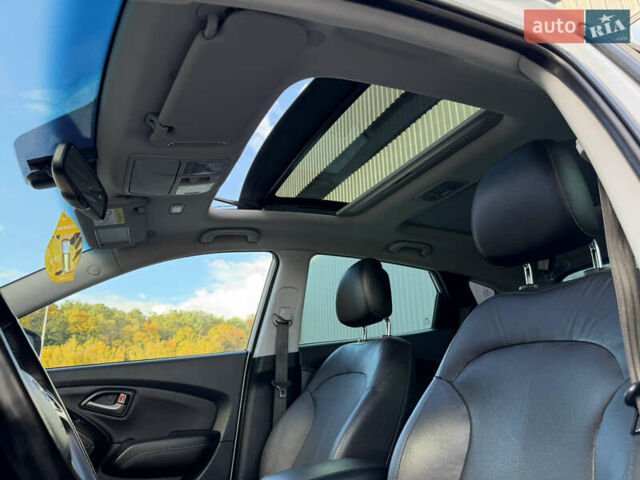 Белый Хендай их35, объемом двигателя 2 л и пробегом 182 тыс. км за 16699 $, фото 20 на Automoto.ua