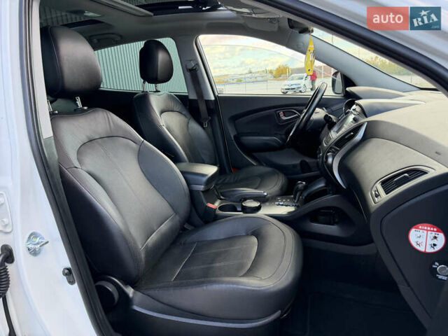 Белый Хендай их35, объемом двигателя 2 л и пробегом 182 тыс. км за 16699 $, фото 45 на Automoto.ua