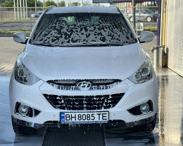 Білий Хендай іх35, об'ємом двигуна 2 л та пробігом 159 тис. км за 16500 $, фото 17 на Automoto.ua
