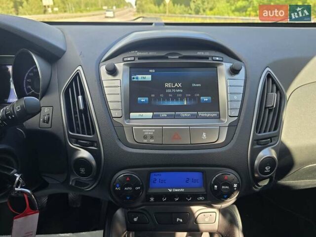 Белый Хендай их35, объемом двигателя 2 л и пробегом 200 тыс. км за 14999 $, фото 42 на Automoto.ua