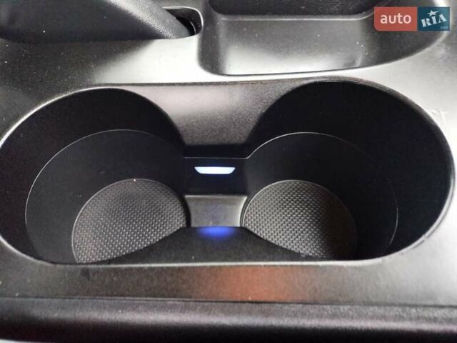 Белый Хендай их35, объемом двигателя 2 л и пробегом 234 тыс. км за 14950 $, фото 63 на Automoto.ua