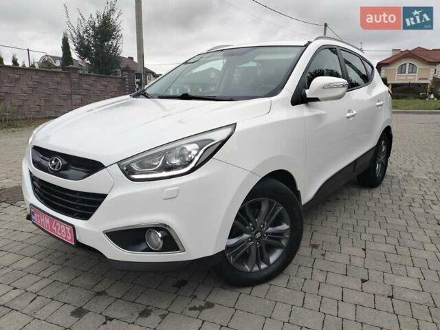 Белый Хендай их35, объемом двигателя 2 л и пробегом 234 тыс. км за 14950 $, фото 2 на Automoto.ua