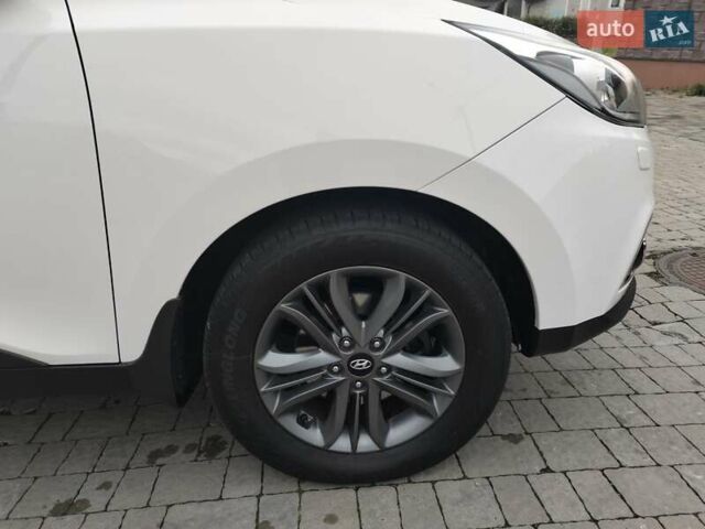 Белый Хендай их35, объемом двигателя 2 л и пробегом 234 тыс. км за 14950 $, фото 30 на Automoto.ua