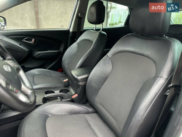 Белый Хендай их35, объемом двигателя 2 л и пробегом 193 тыс. км за 14850 $, фото 13 на Automoto.ua