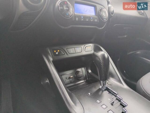 Белый Хендай их35, объемом двигателя 2 л и пробегом 234 тыс. км за 14950 $, фото 60 на Automoto.ua