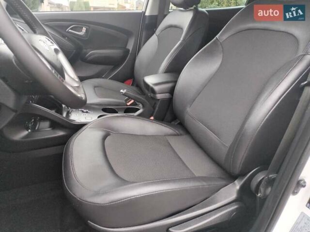 Белый Хендай их35, объемом двигателя 2 л и пробегом 234 тыс. км за 14950 $, фото 78 на Automoto.ua