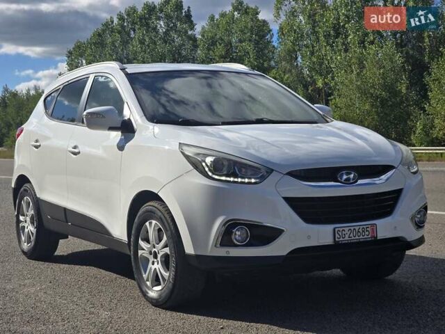 Белый Хендай их35, объемом двигателя 2 л и пробегом 200 тыс. км за 14999 $, фото 13 на Automoto.ua