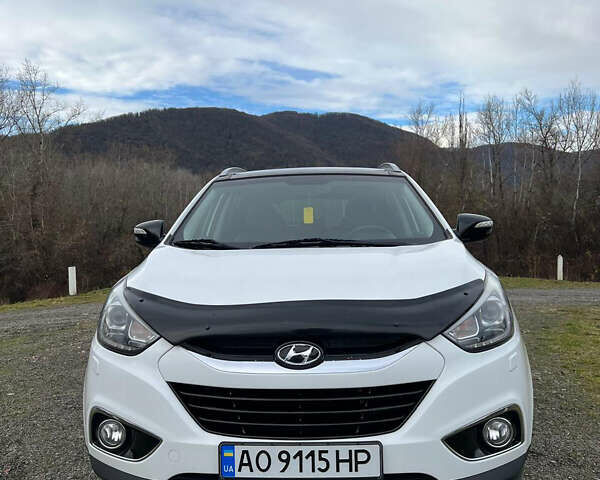 Білий Хендай іх35, об'ємом двигуна 2 л та пробігом 236 тис. км за 16000 $, фото 1 на Automoto.ua