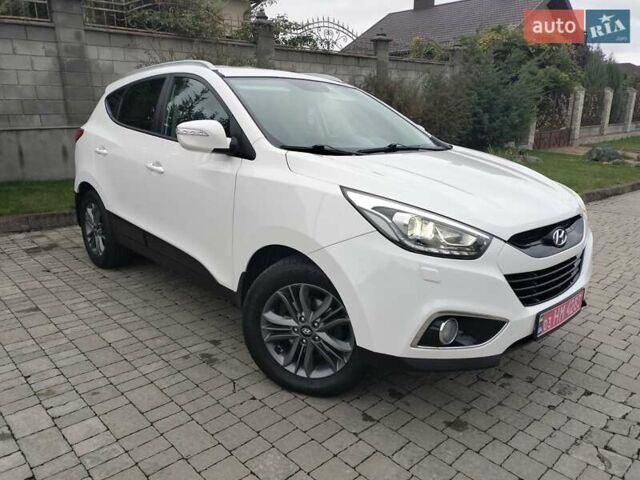 Белый Хендай их35, объемом двигателя 2 л и пробегом 234 тыс. км за 14950 $, фото 4 на Automoto.ua