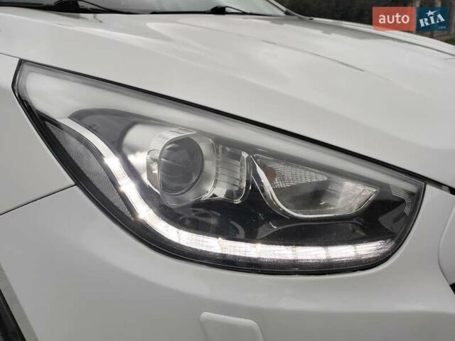 Белый Хендай их35, объемом двигателя 2 л и пробегом 234 тыс. км за 14950 $, фото 36 на Automoto.ua