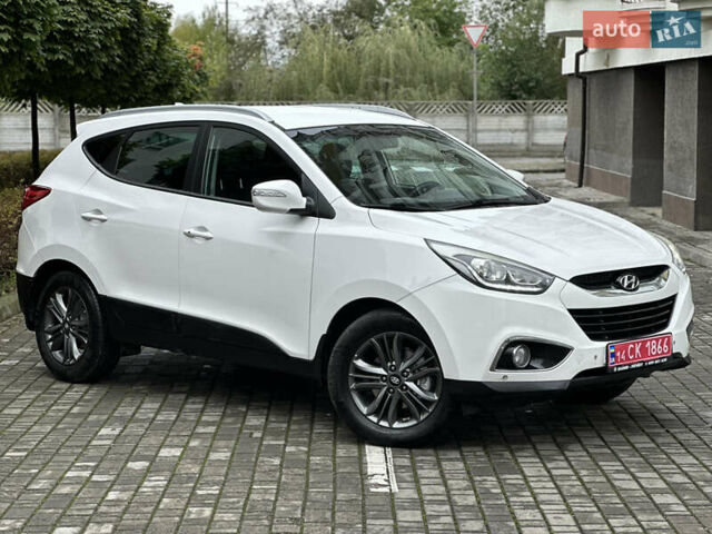 Белый Хендай их35, объемом двигателя 2 л и пробегом 193 тыс. км за 14850 $, фото 6 на Automoto.ua